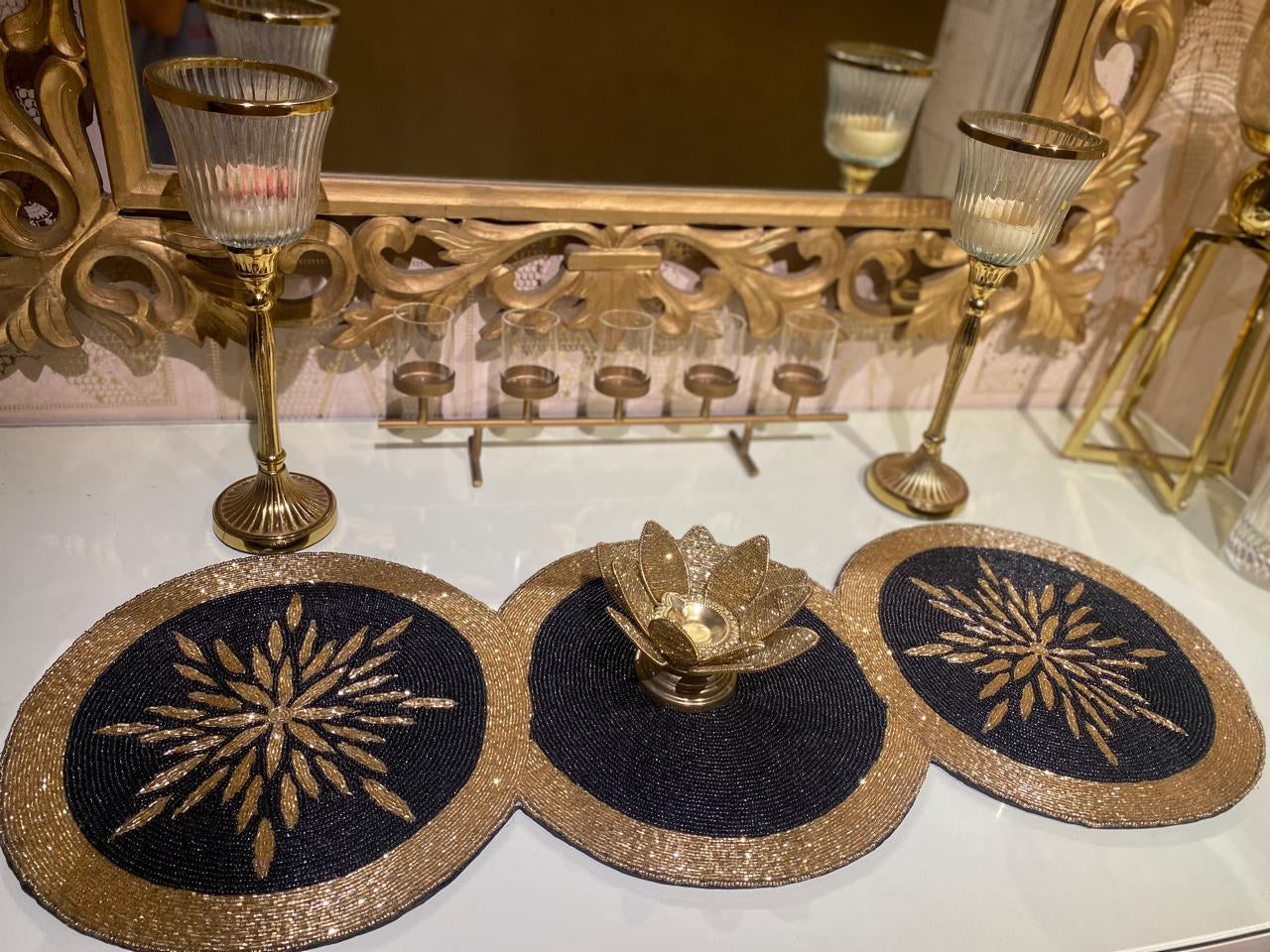 Cicular Black and Gold Table Runnerr