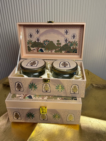 The Royal Courtyard Box