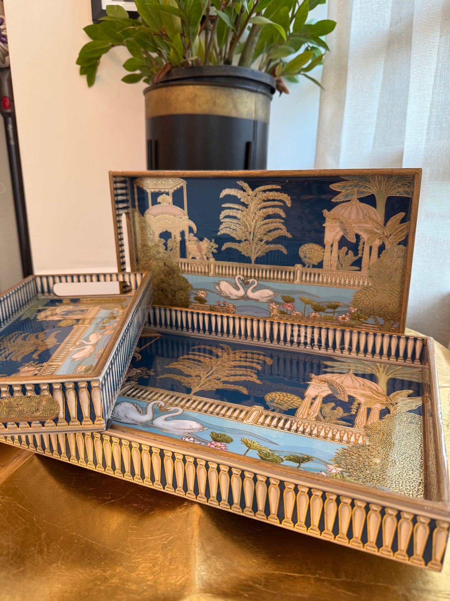Royal Swan Palace Tray Set of 3